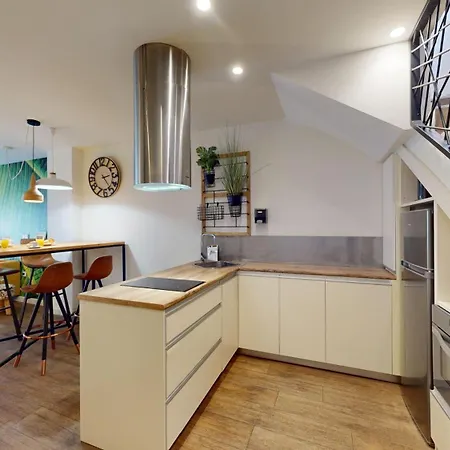 Myflats The Castle Apartment *